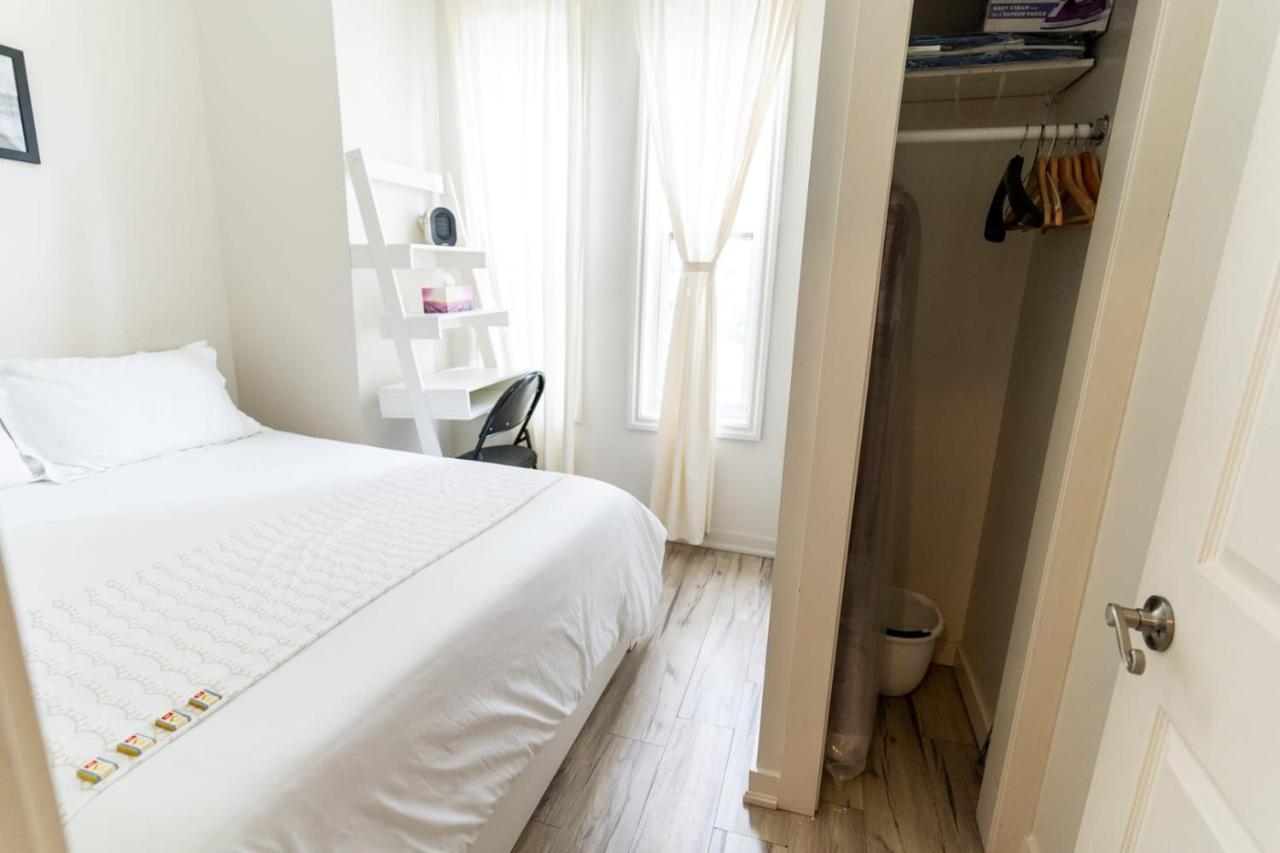 Modern 1 Bedroom Apartment With In-Suite Laundry 해밀턴 외부 사진
