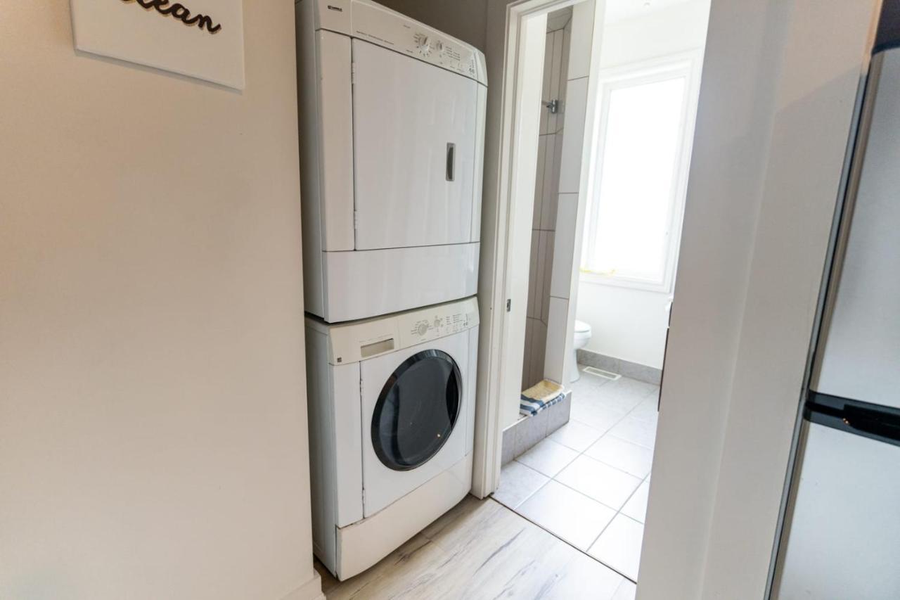 Modern 1 Bedroom Apartment With In-Suite Laundry 해밀턴 외부 사진